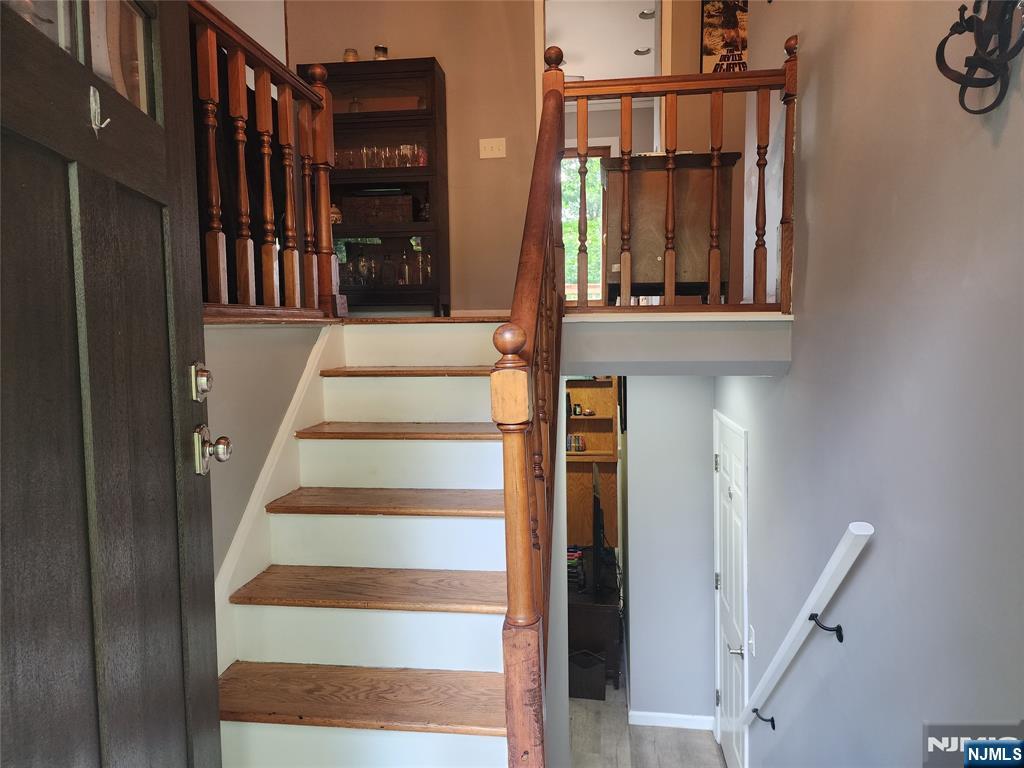 11 Hillsdale Drive Property Photo 5