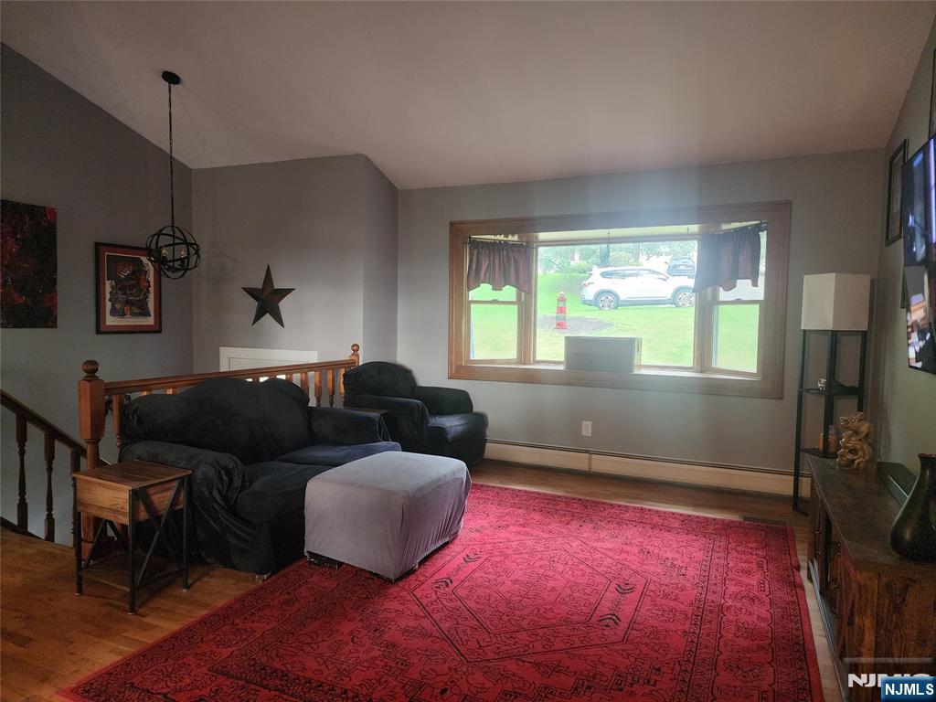 11 Hillsdale Drive Property Photo 9