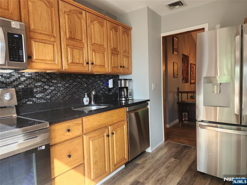11 Hillsdale Drive Property Photo 15