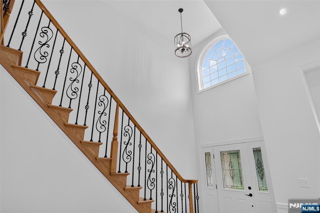 893 Lakehurst Avenue Property Photo 10