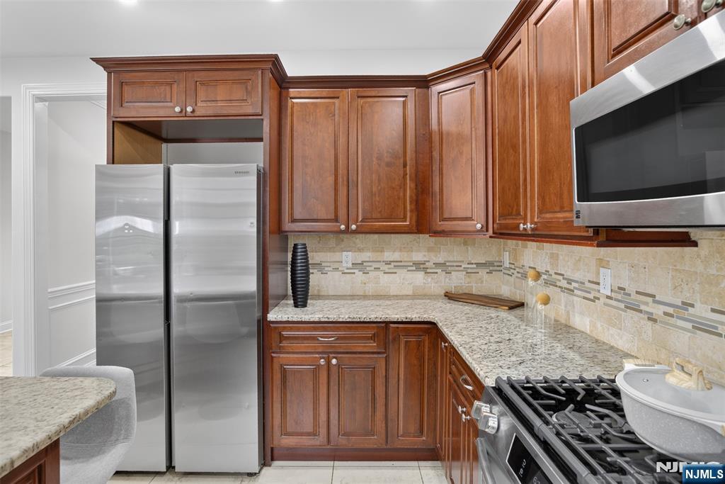 893 Lakehurst Avenue Property Photo 20