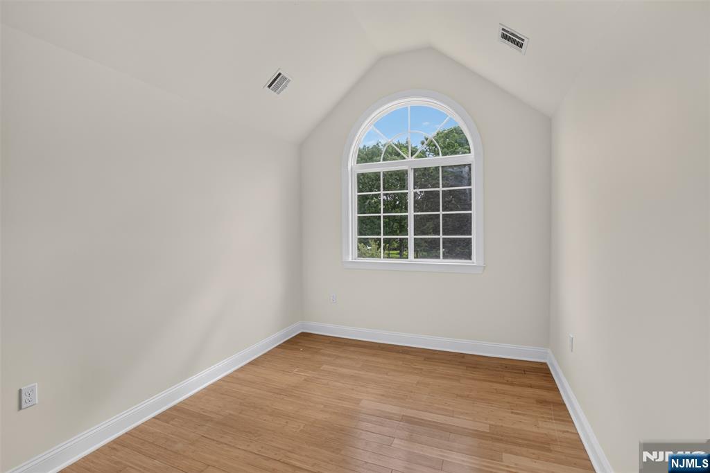 893 Lakehurst Avenue Property Photo 32