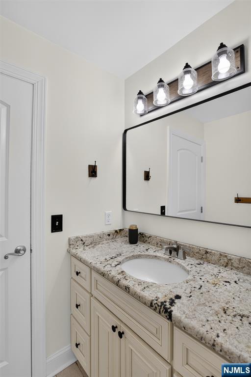 893 Lakehurst Avenue Property Photo 34