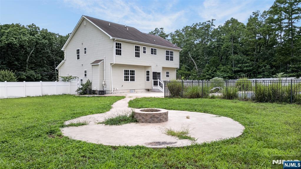 893 Lakehurst Avenue Property Photo 44