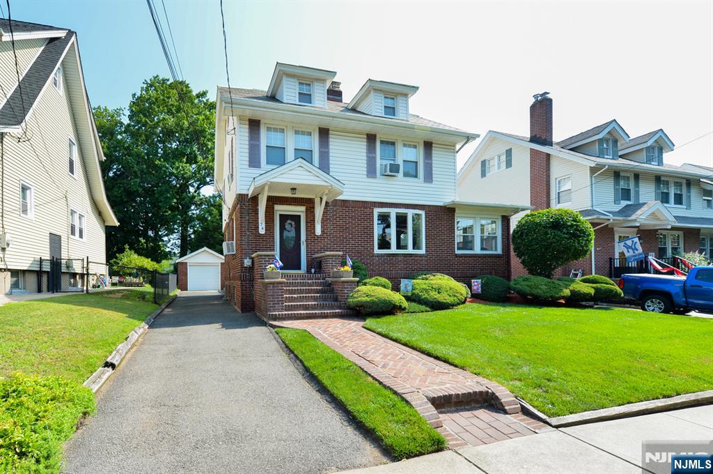 76 Poplar Street Property Photo 2