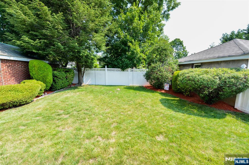 76 Poplar Street Property Photo 32