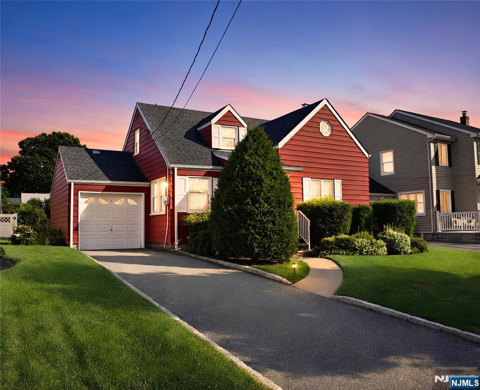 138 11th Street Property Photo 1