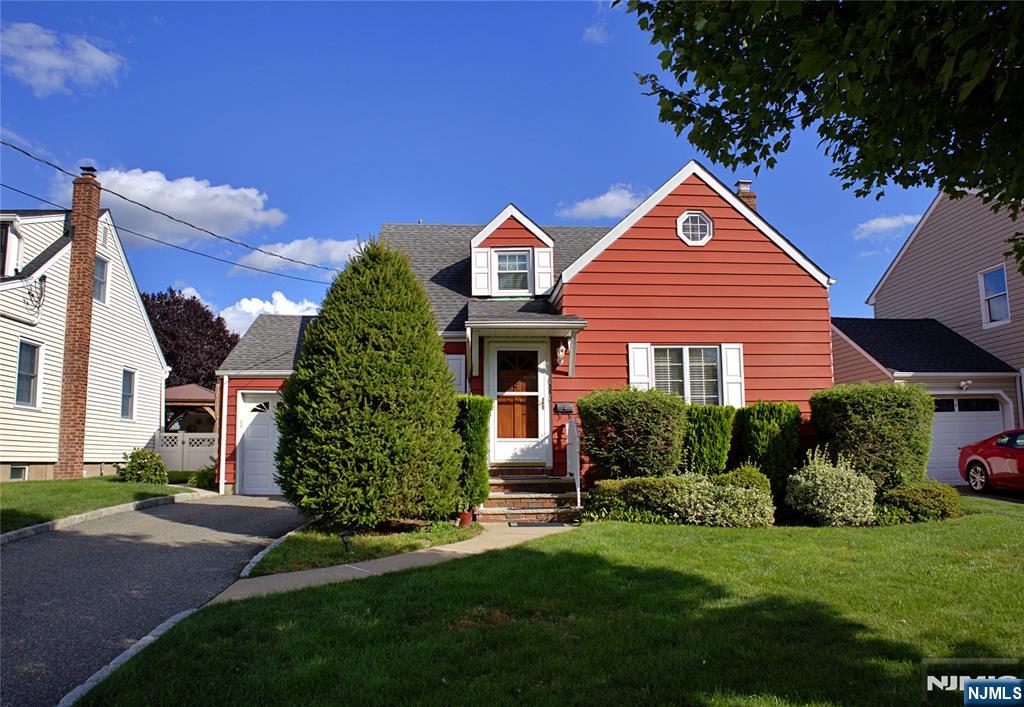 138 11th Street Property Photo 2