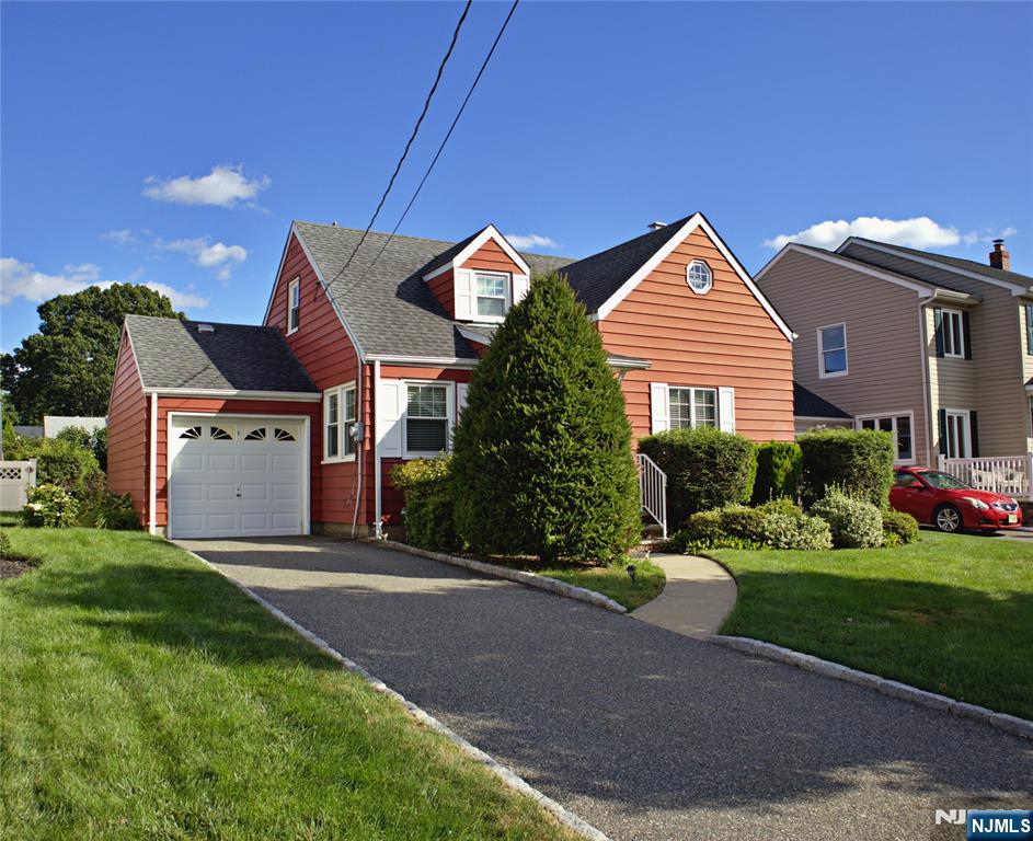 138 11th Street Property Photo 3