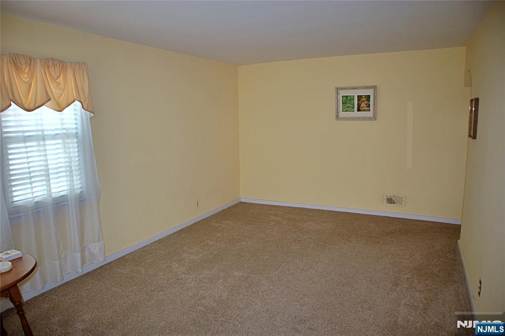 138 11th Street Property Photo 6