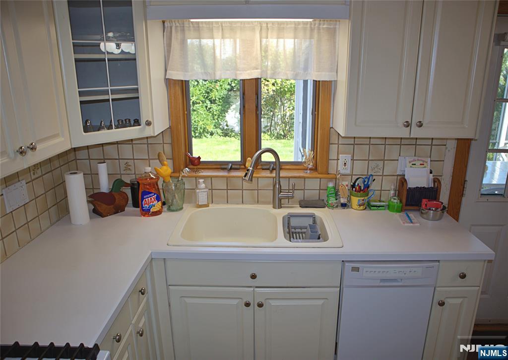138 11th Street Property Photo 10