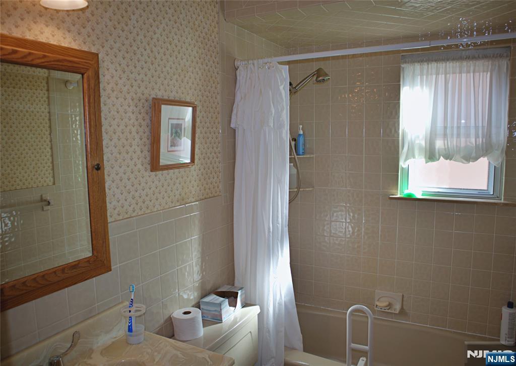 138 11th Street Property Photo 17
