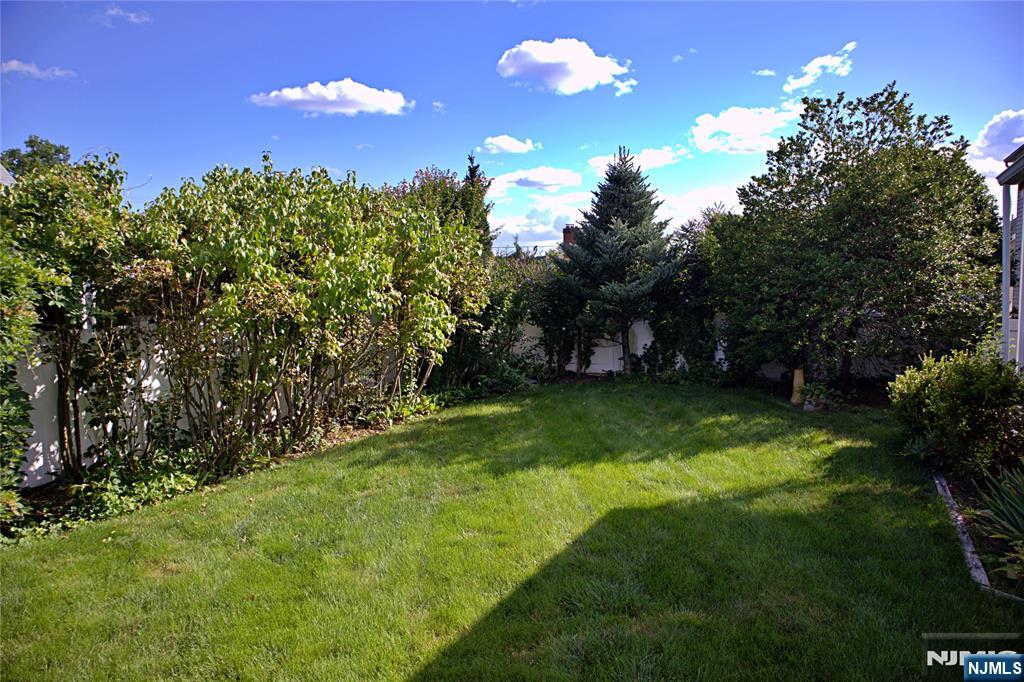 138 11th Street Property Photo 28