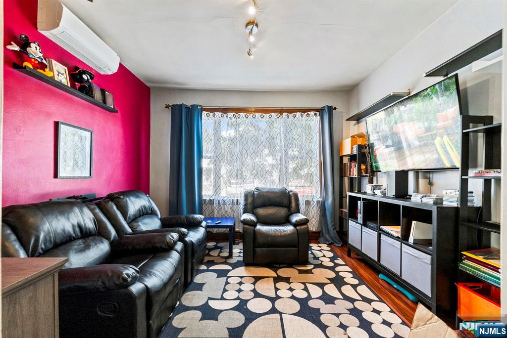 242 Lanza Avenue Property Photo 8