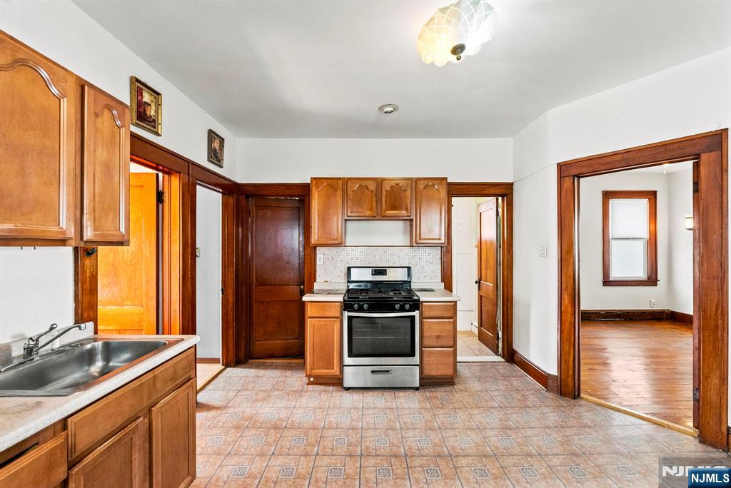 242 Lanza Avenue Property Photo 10