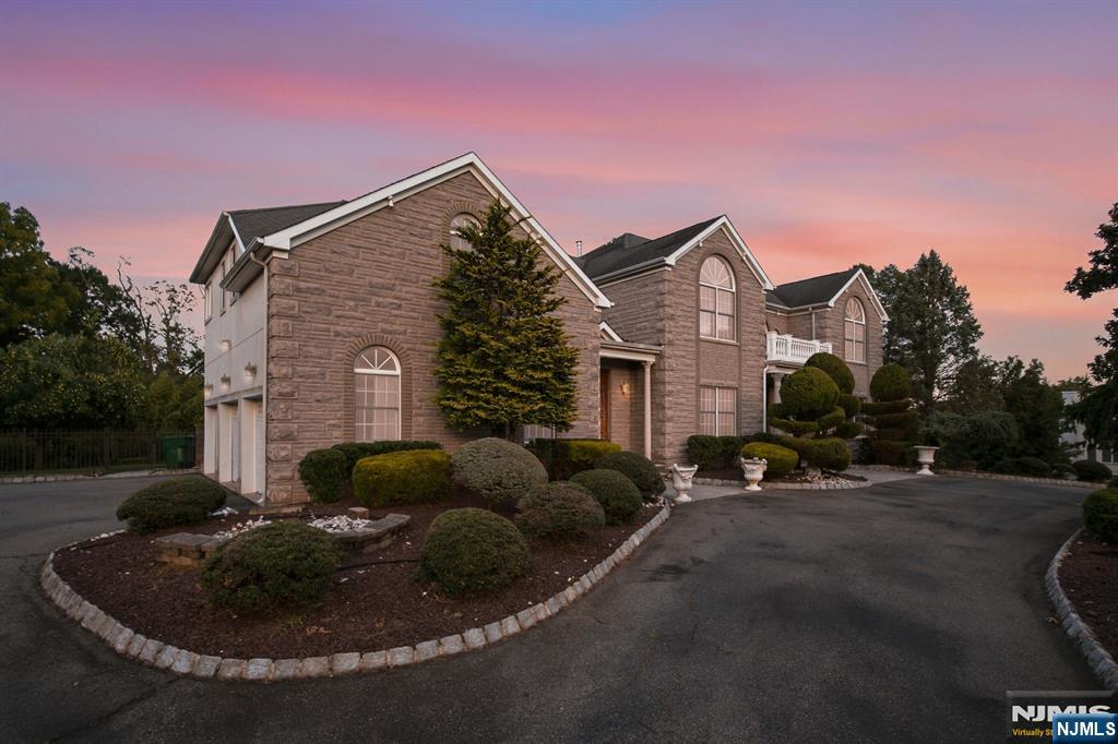 3 Topaz Court Property Photo 2
