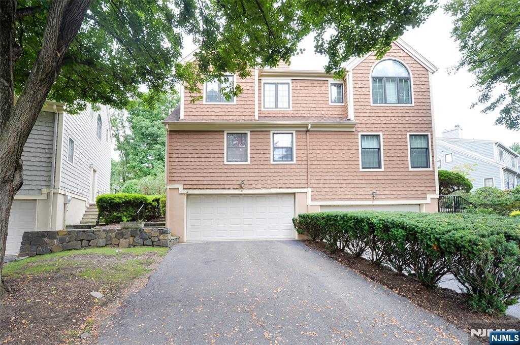 27 Tanager Court Property Photo 1