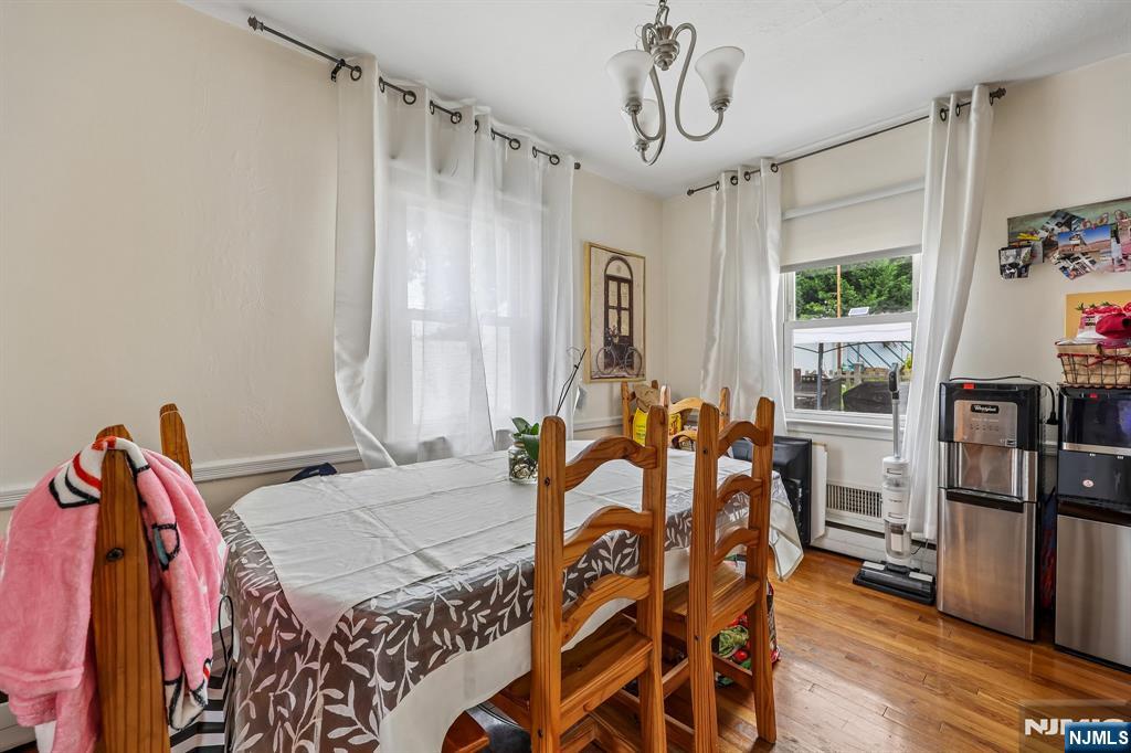 15-27 Parmelee Avenue Property Photo 8
