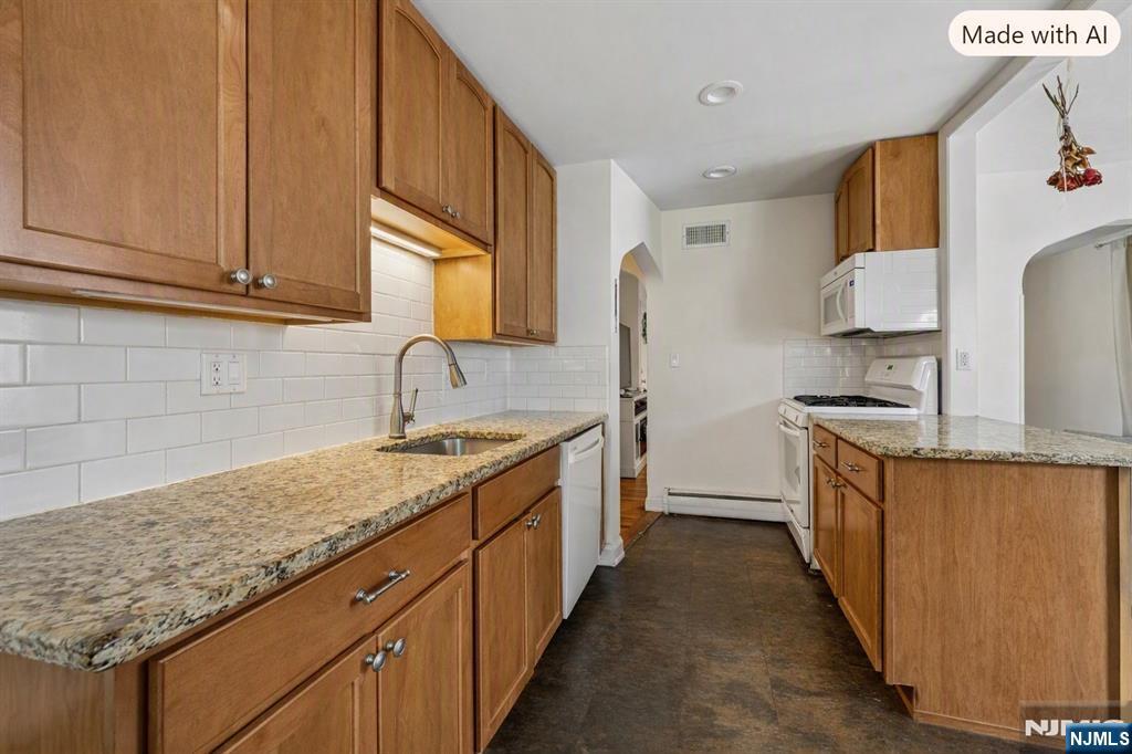 15-27 Parmelee Avenue Property Photo 10