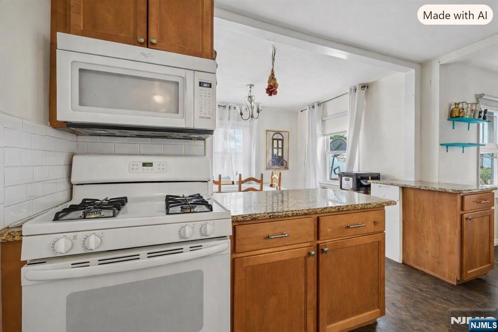 15-27 Parmelee Avenue Property Photo 12