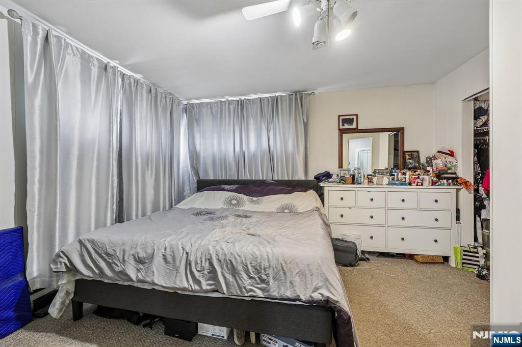 15-27 Parmelee Avenue Property Photo 14