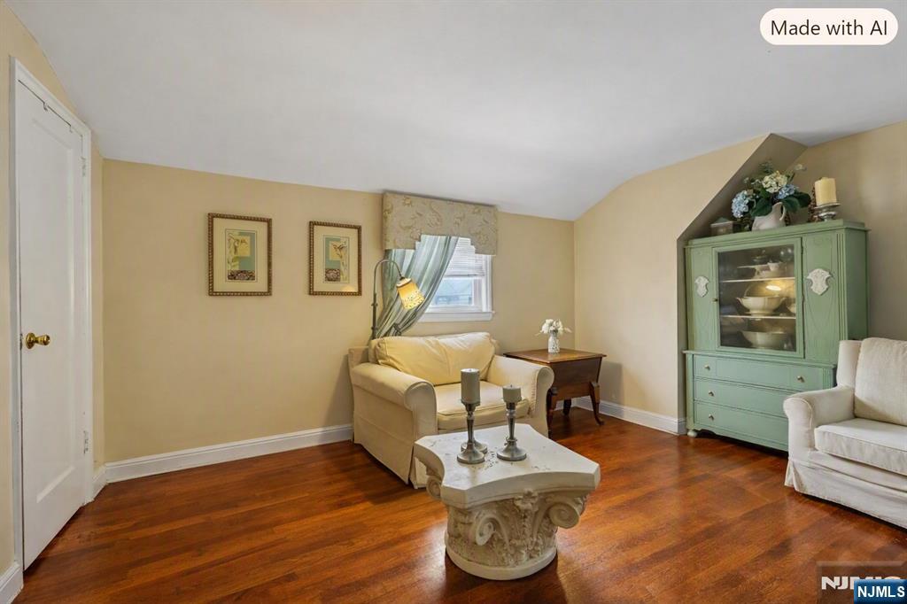 15-27 Parmelee Avenue Property Photo 20