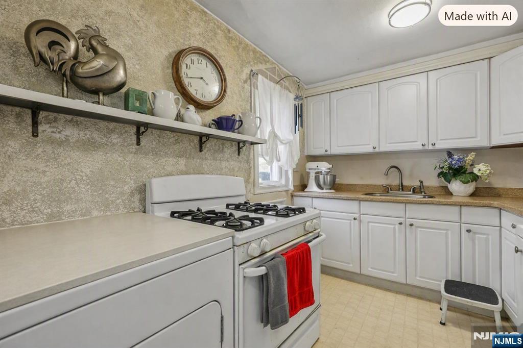 15-27 Parmelee Avenue Property Photo 23