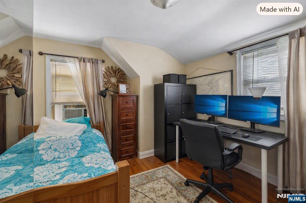 15-27 Parmelee Avenue Property Photo 25