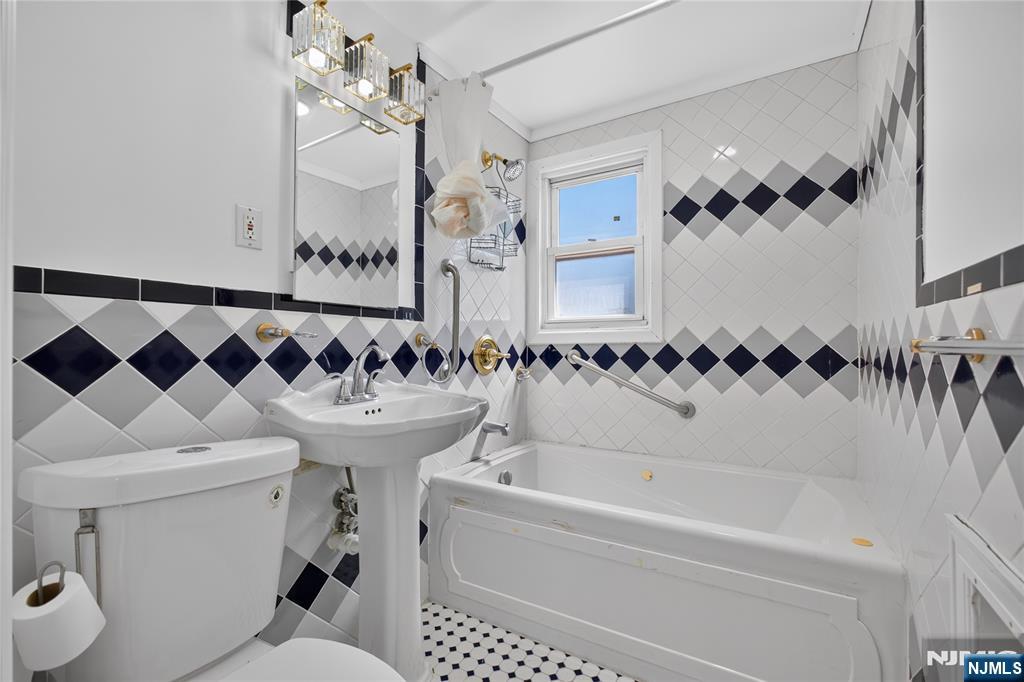 407 Palisade Avenue Property Photo 27