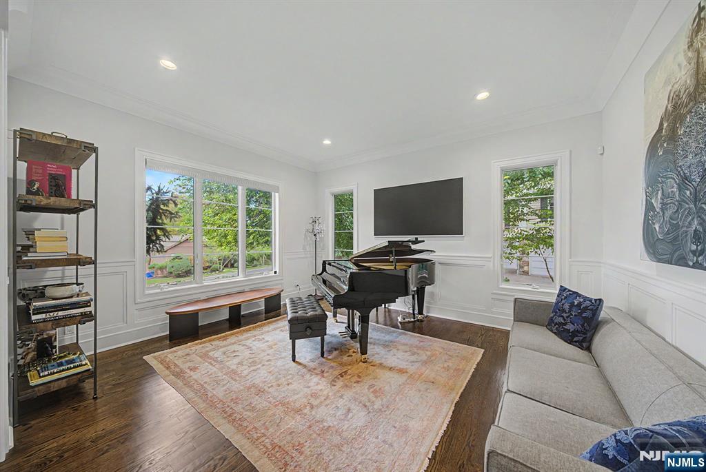 28 Leroy Street Property Photo 4
