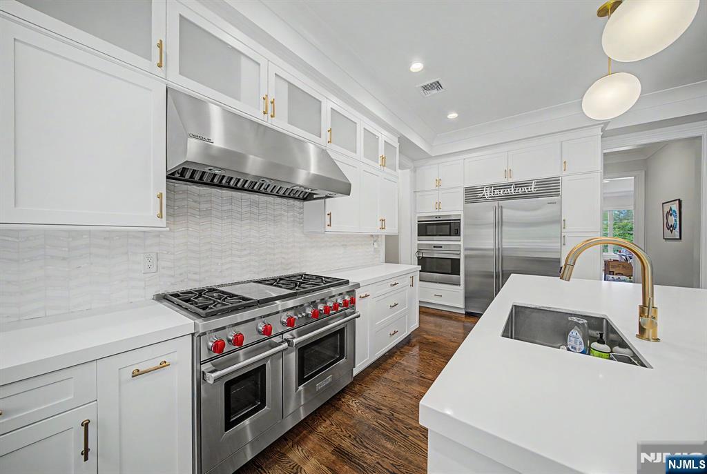 28 Leroy Street Property Photo 11