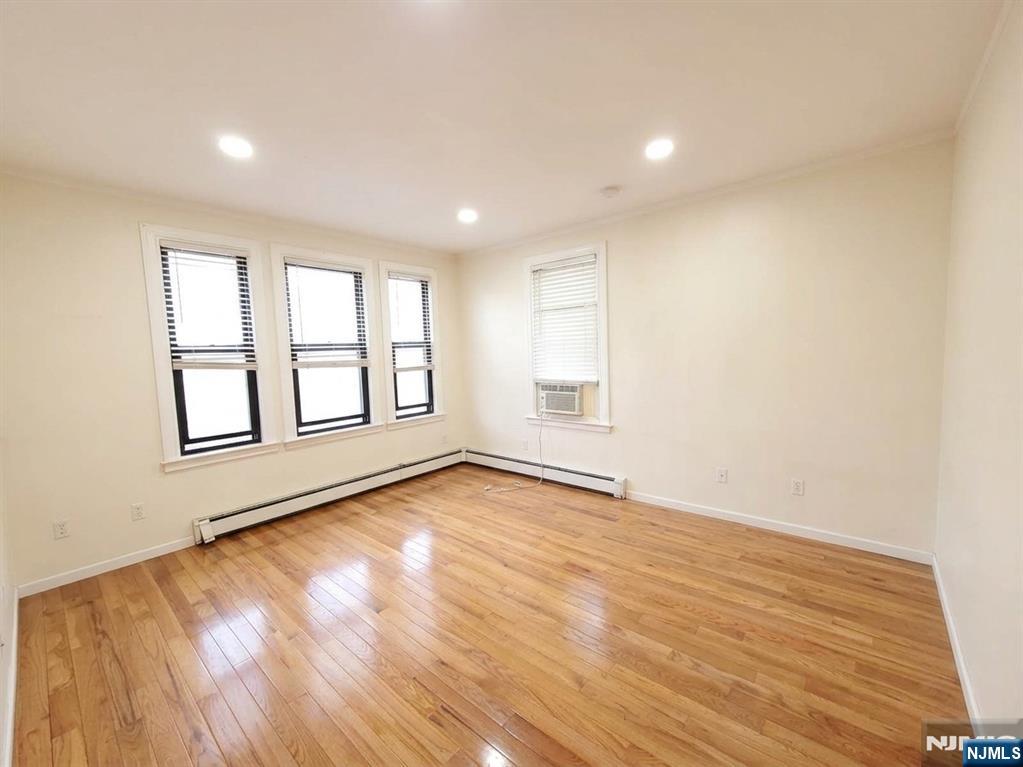 505 Hoboken Road B Property Photo 2