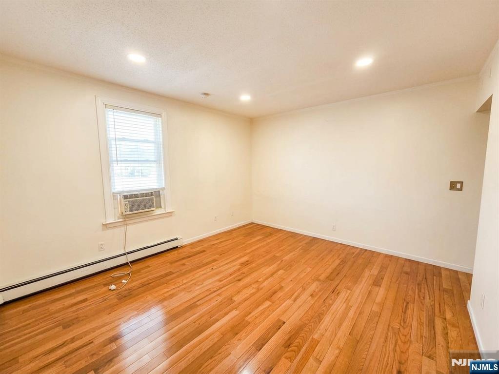505 Hoboken Road B Property Photo 3
