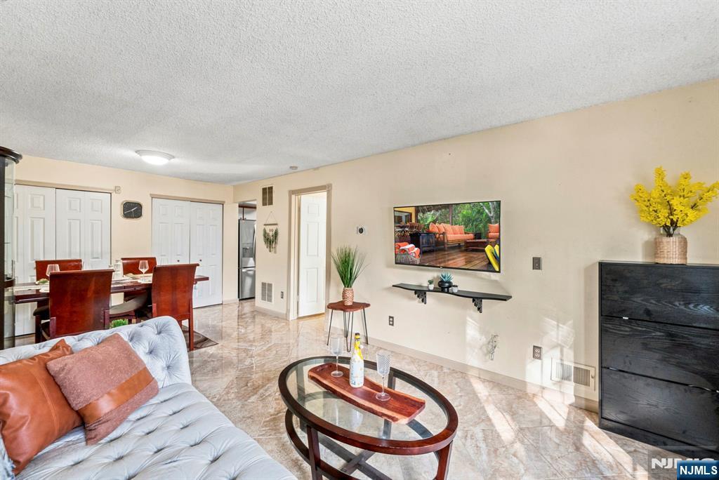 1338 Lavender Court Property Photo 3