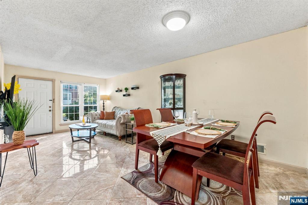 1338 Lavender Court Property Photo 4