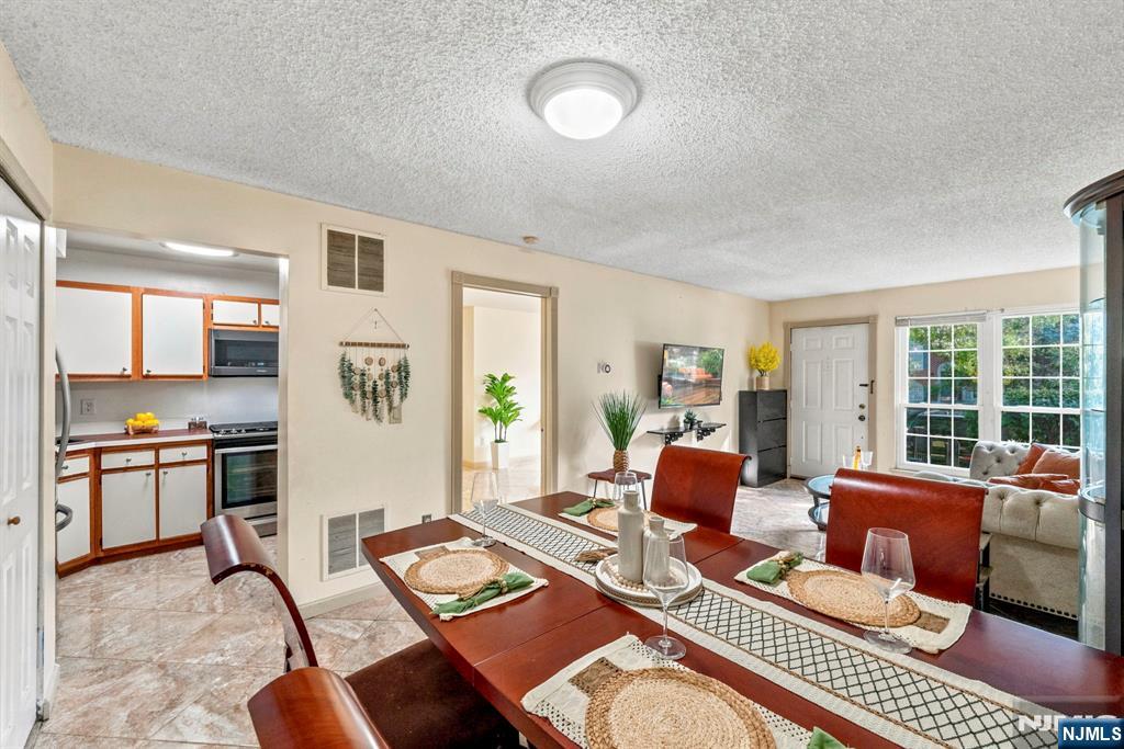 1338 Lavender Court Property Photo 6