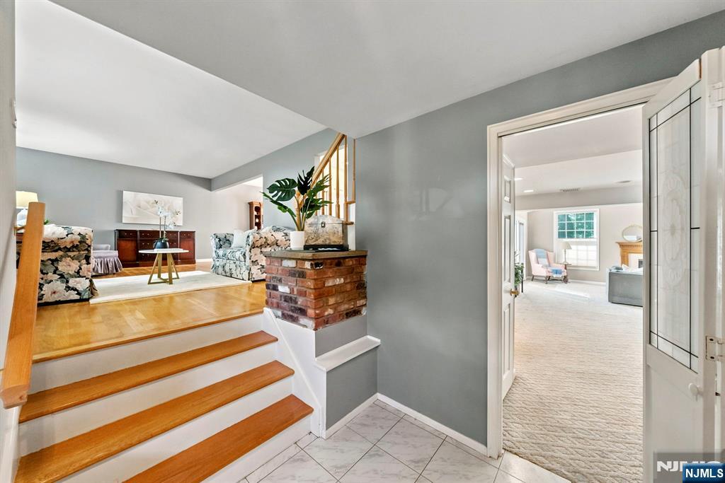 33 Waling Drive Property Photo 3