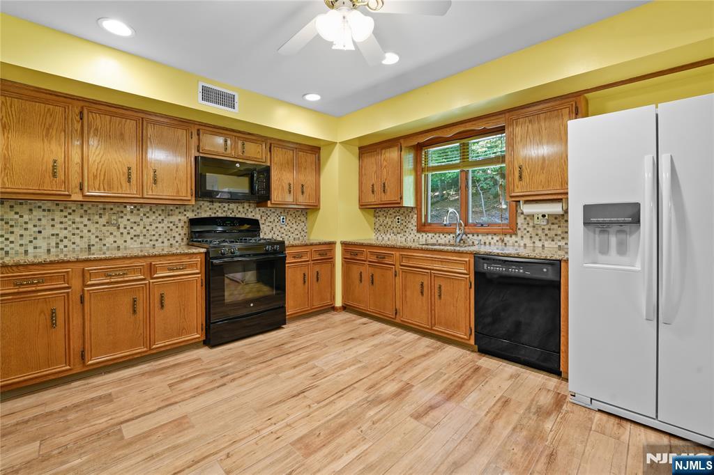 134a N Kinderkamack Road Property Photo 16