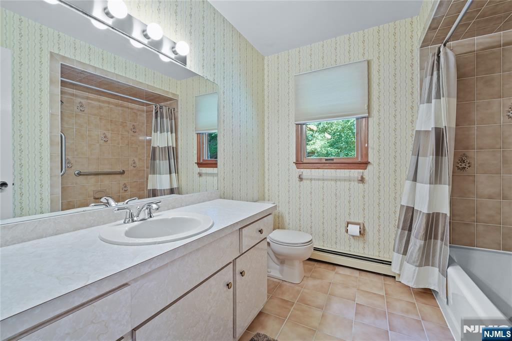 134a N Kinderkamack Road Property Photo 32