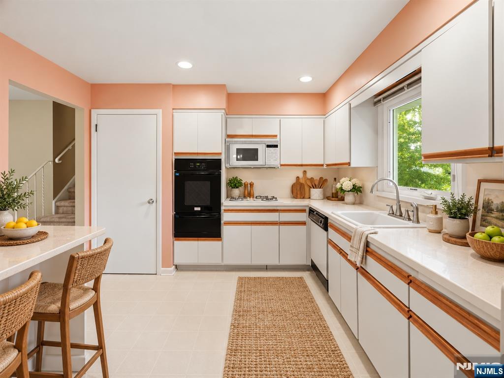 10 Aldom Circle Property Photo 4