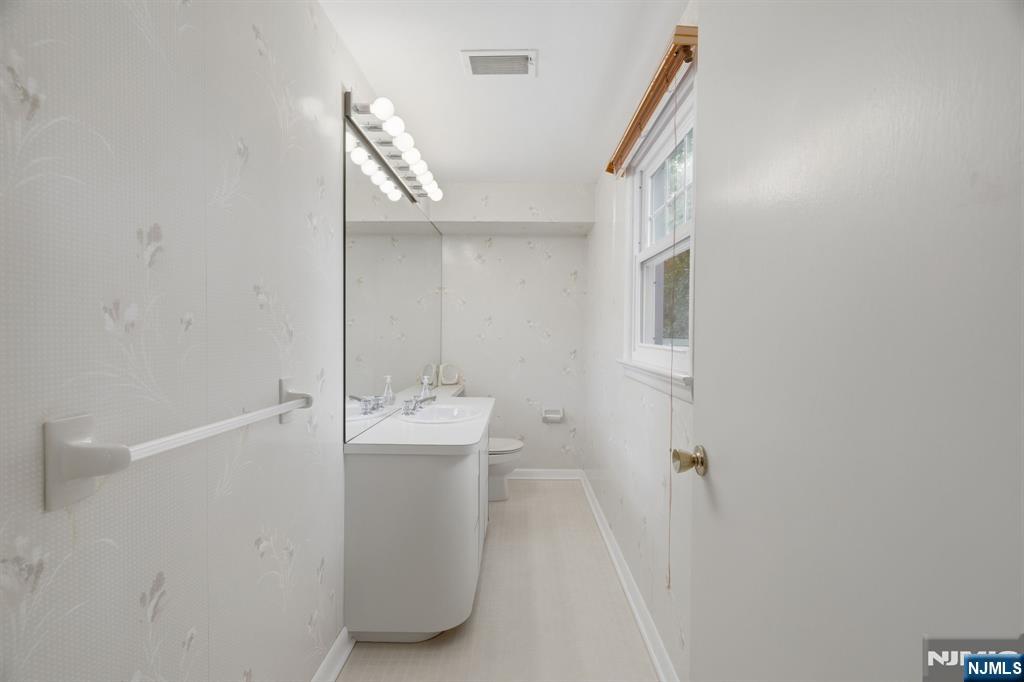 10 Aldom Circle Property Photo 6