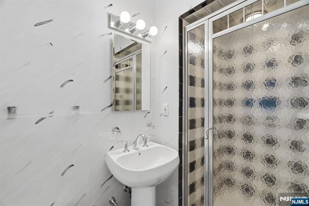 10 Aldom Circle Property Photo 8