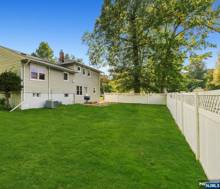 10 Aldom Circle Property Photo 14