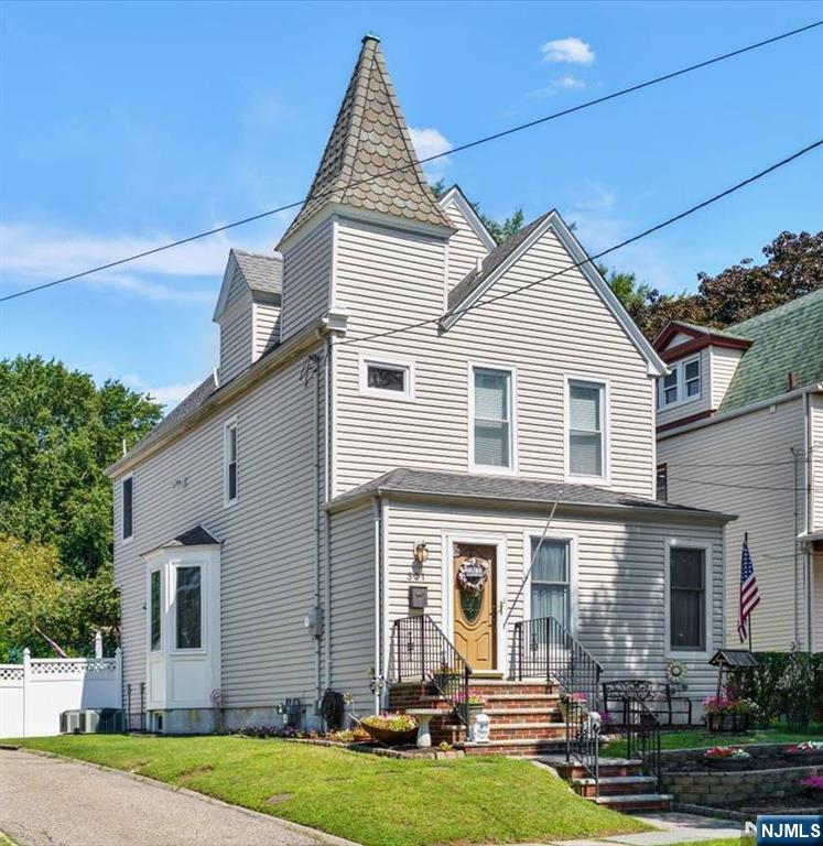 371 2nd Avenue Property Photo 2
