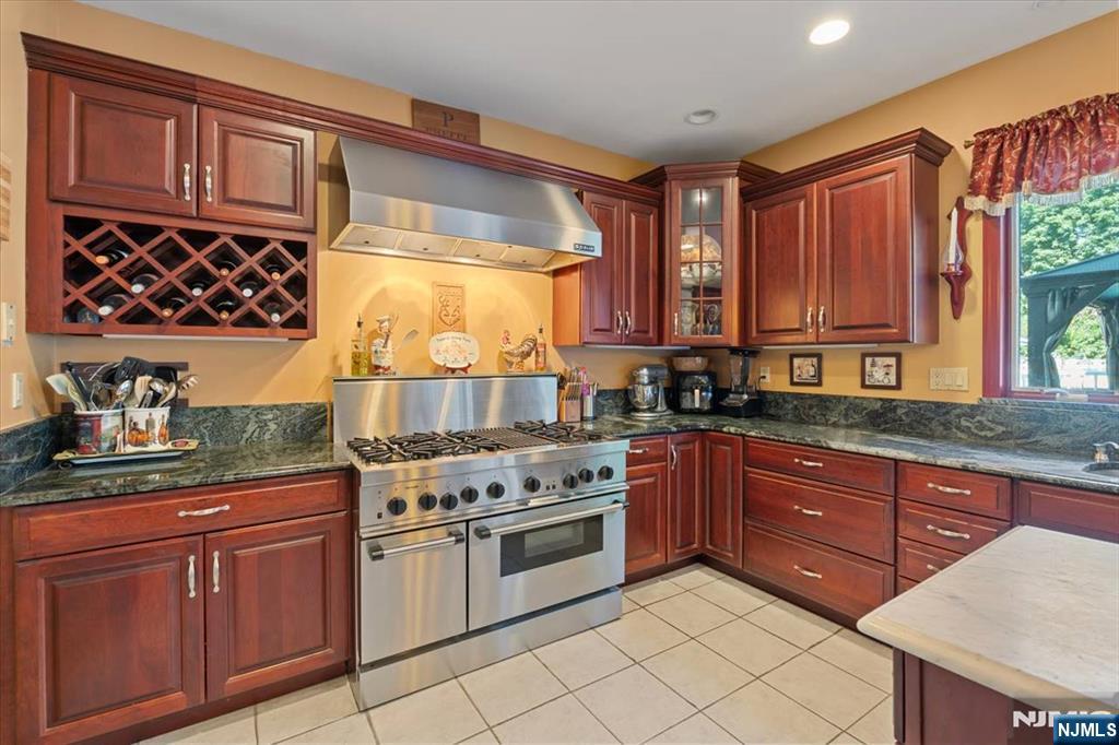371 2nd Avenue Property Photo 10