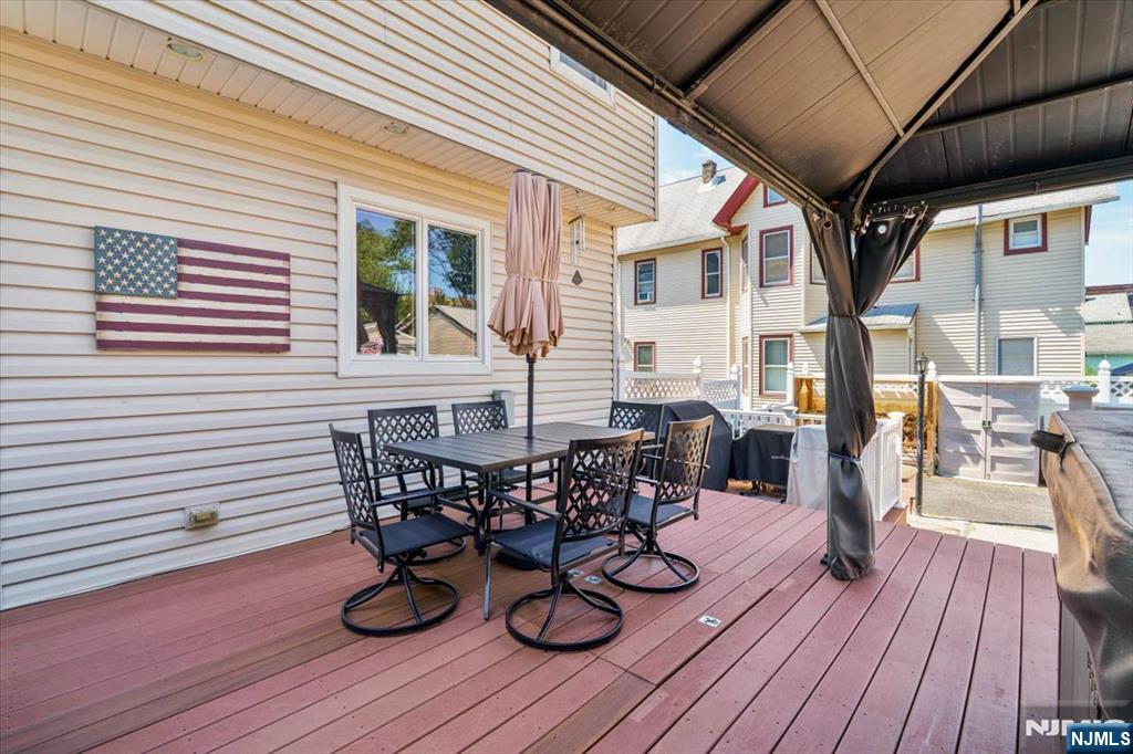 371 2nd Avenue Property Photo 30