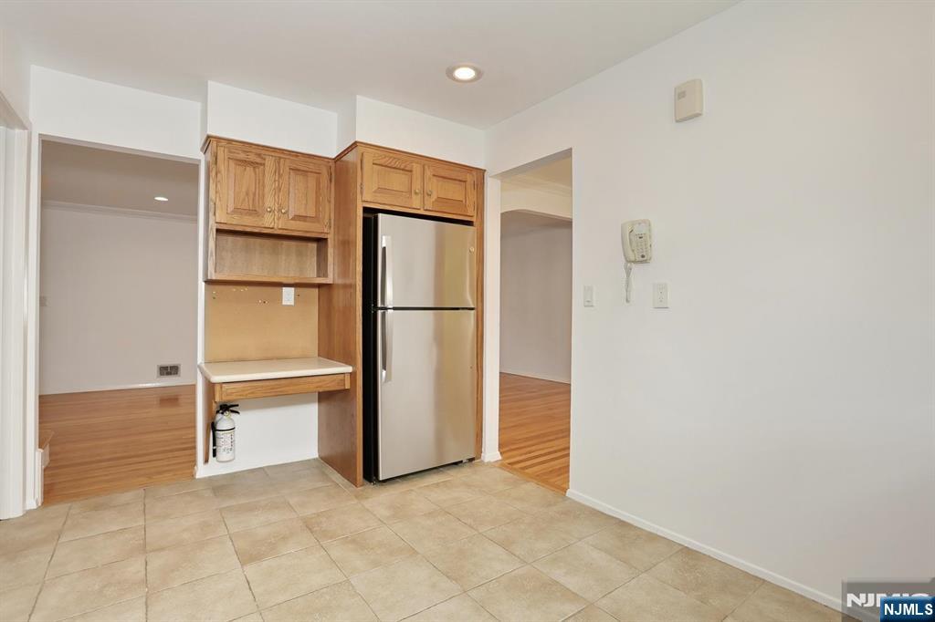 253 Jeffer Street Property Photo 7