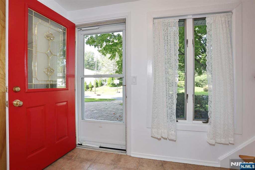 253 Jeffer Street Property Photo 10
