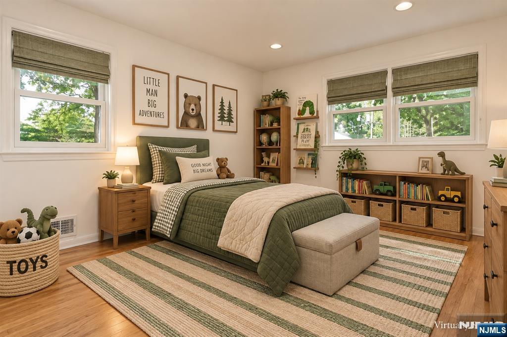 253 Jeffer Street Property Photo 15