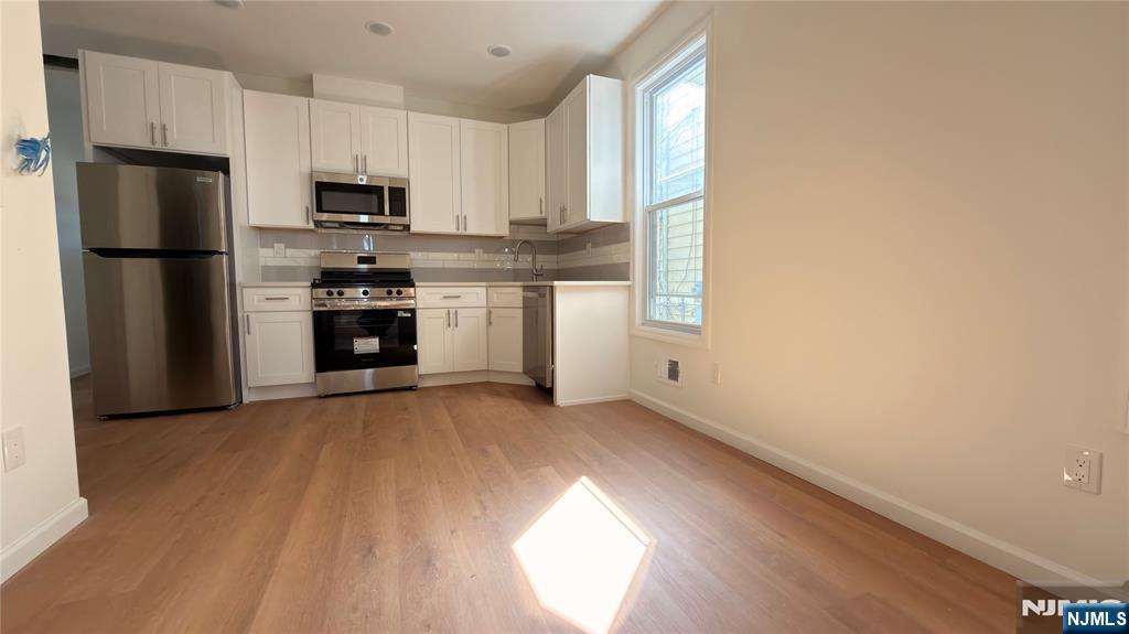 346-348 Woodside Avenue Property Photo 4